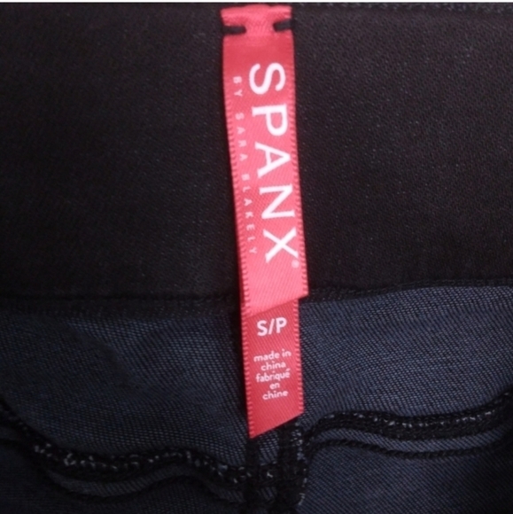 NWT SPANX Vintage Distressed Ankle Skinny Jeans $128 - Picture 12 of 14